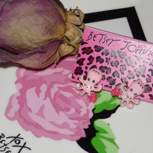 NEW BETSEY JOHNSON FASHION JEWELRY EARRINGS ~